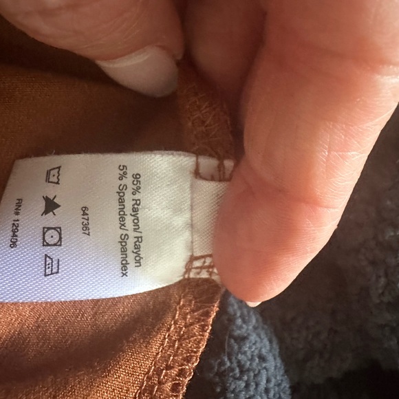 Venus no sleeve top brown clay color - Picture 4 of 4